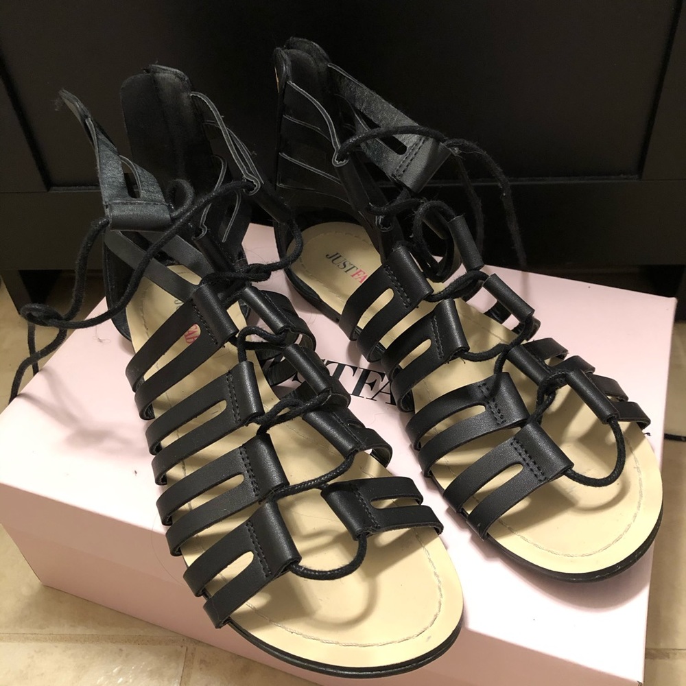 JustFab sandals size 9